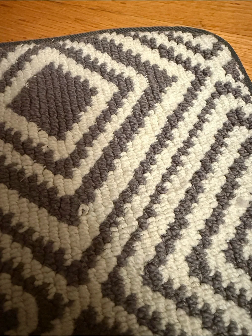 Geometric Pattern Gray and White Home Accent Rug